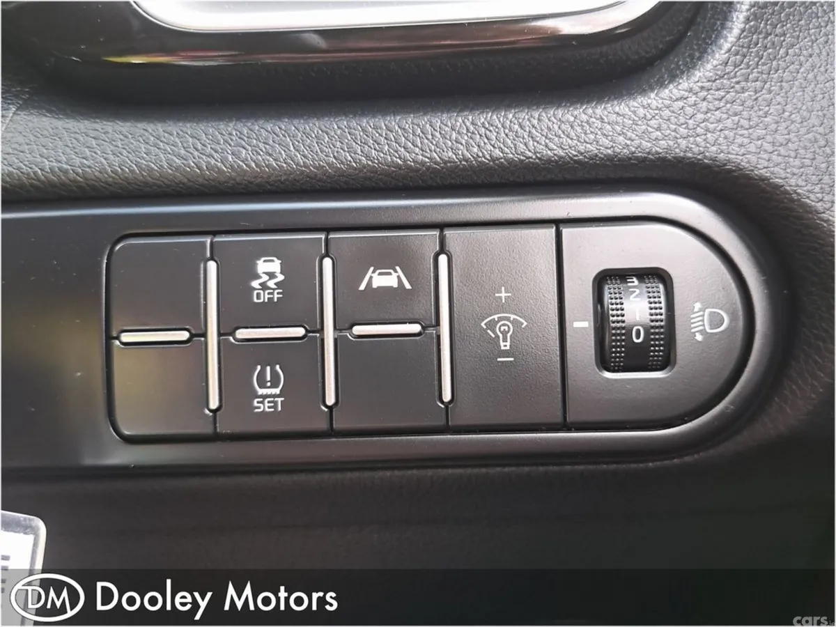 Kia Ceed Hatchback, Petrol, 2025, Grey