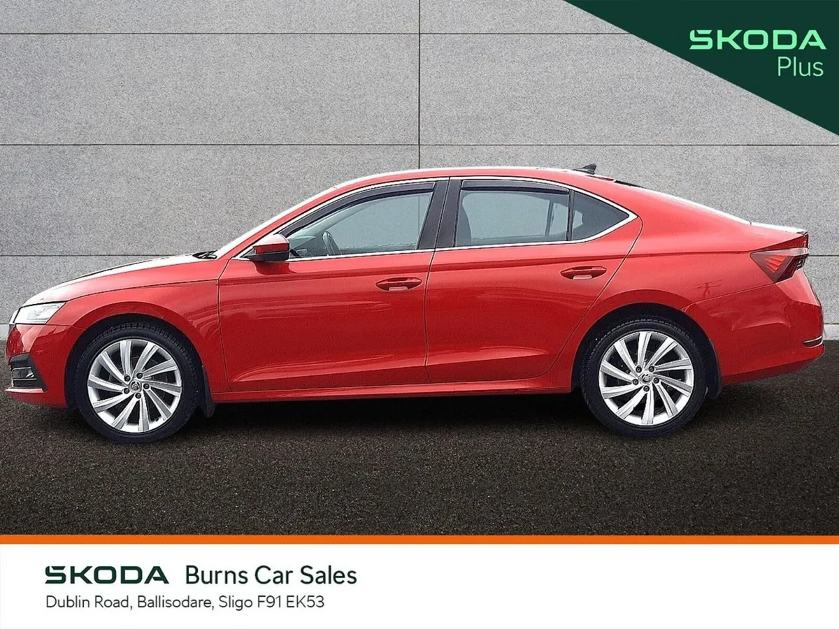 Skoda Octavia Saloon, Diesel, 2024, Red