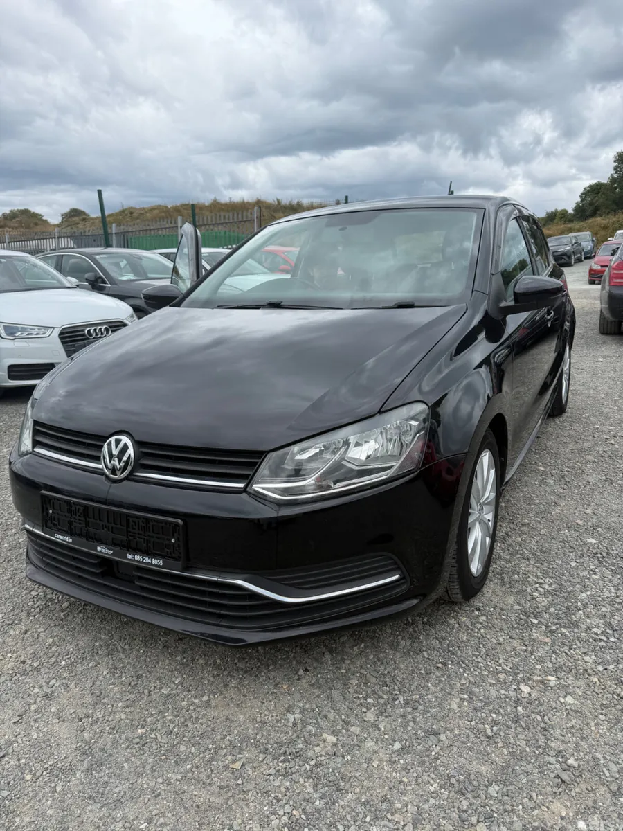 Volkswagen Polo Hatchback, Petrol, 2015, Black