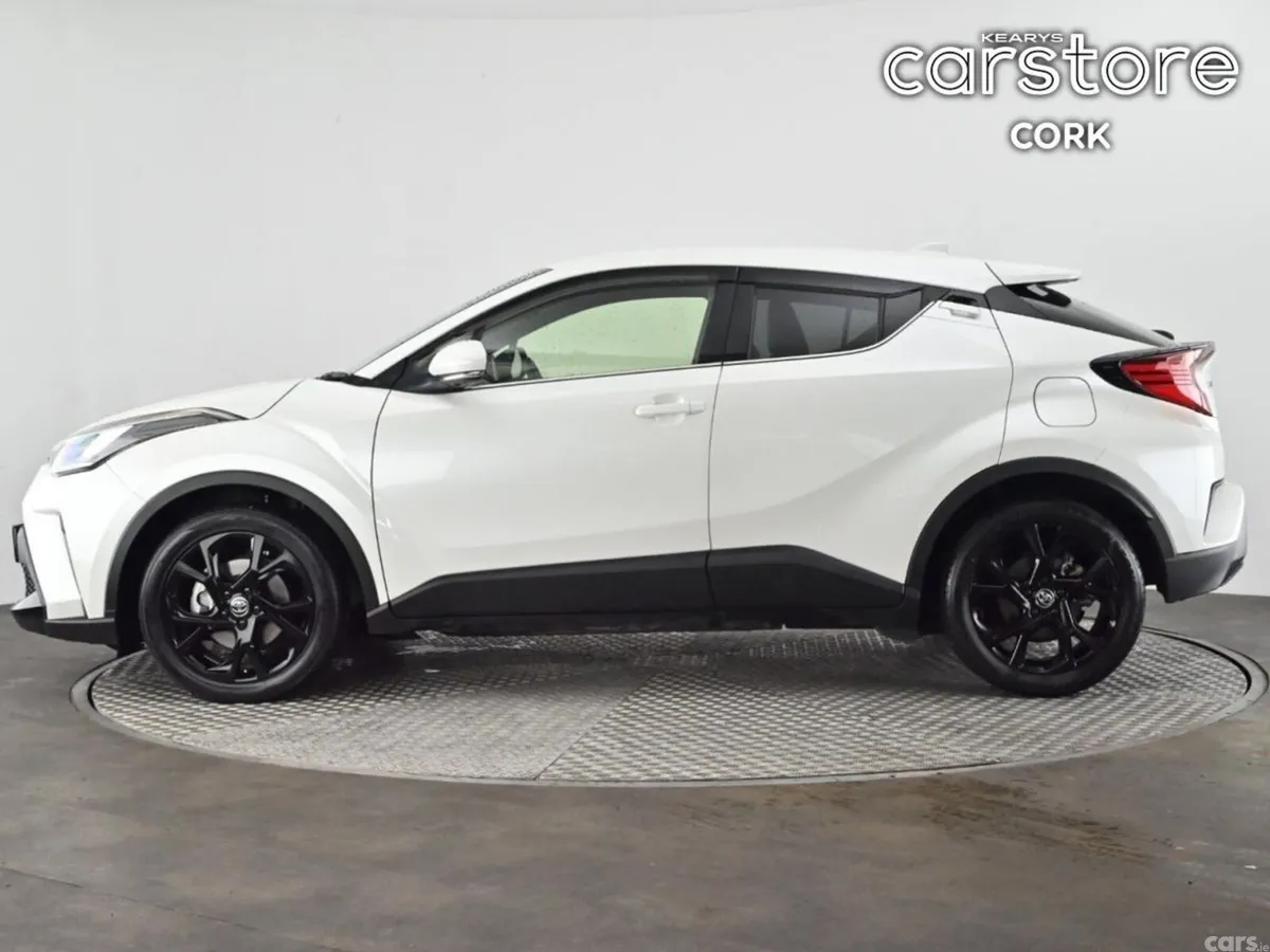 Toyota C-HR SUV, Petrol Hybrid, 2021, White