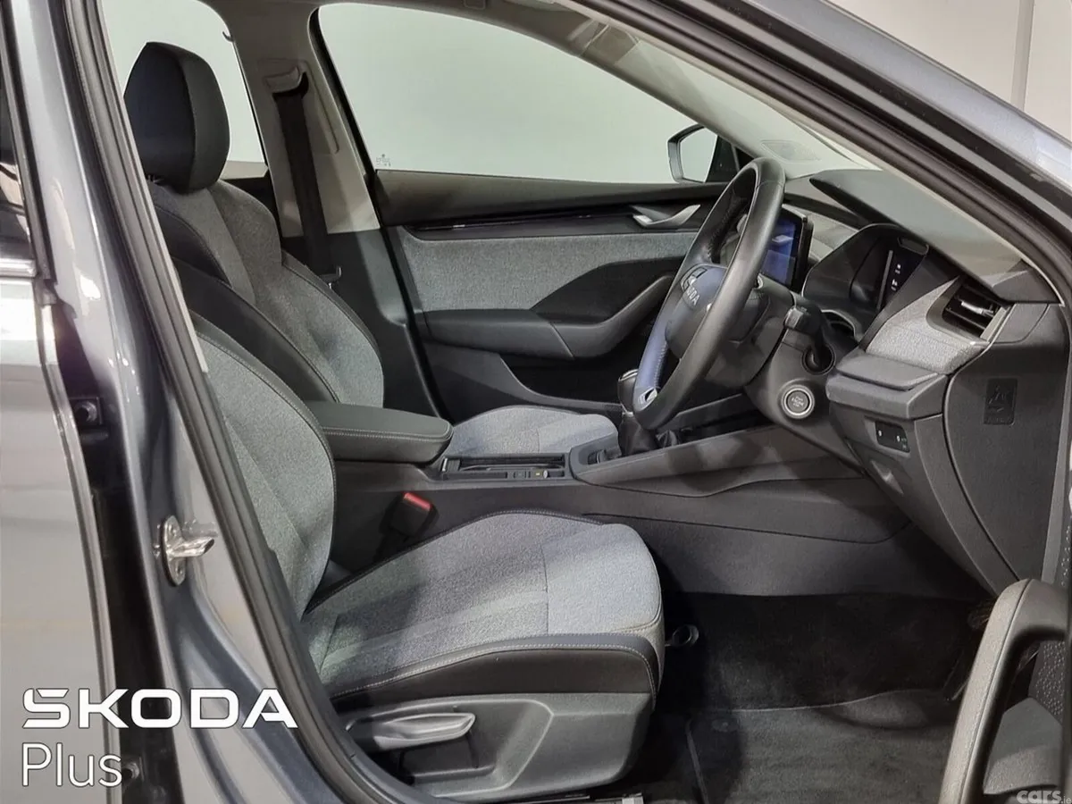 Skoda Octavia Saloon, Diesel, 2025, Grey