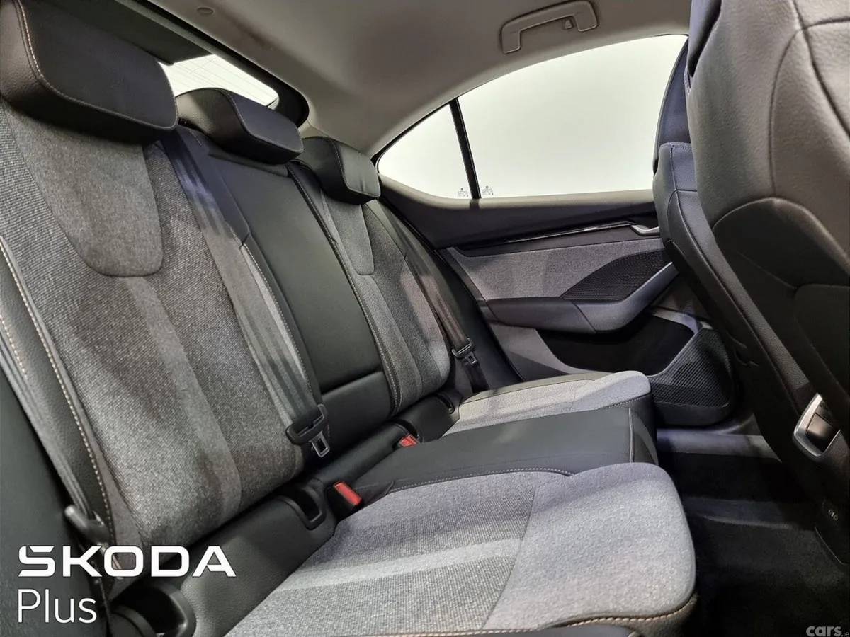 Skoda Octavia Saloon, Diesel, 2025, Grey