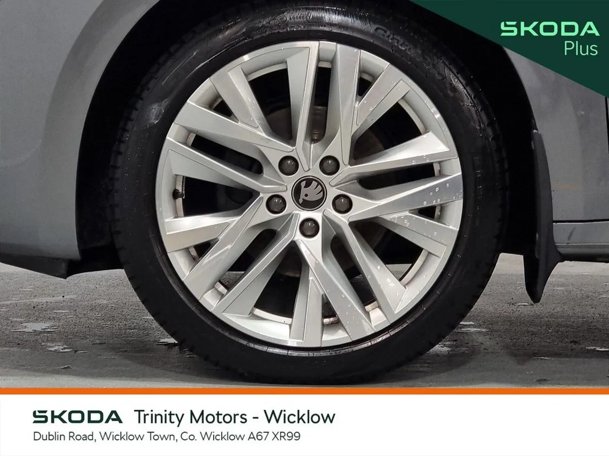 Skoda Octavia Saloon, Diesel, 2025, Grey