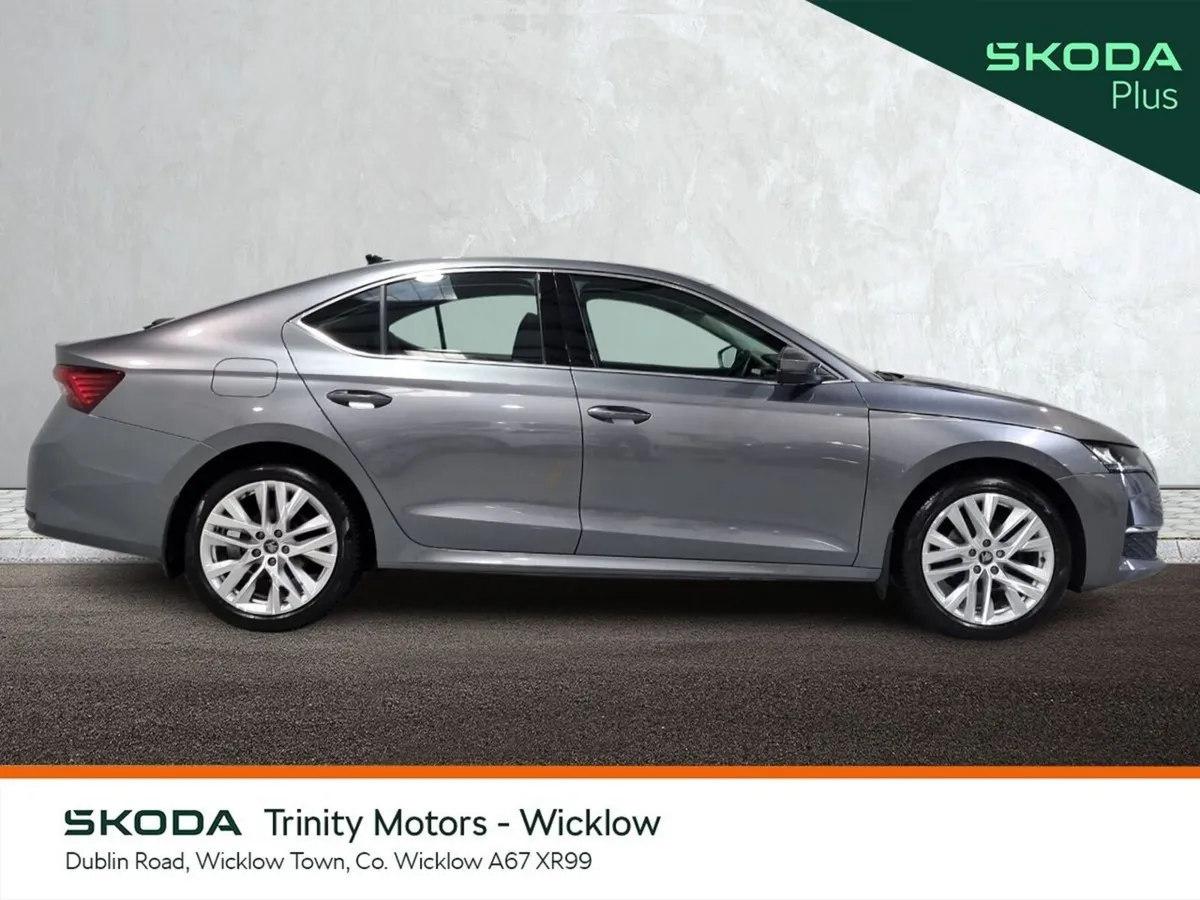 Skoda Octavia Saloon, Diesel, 2025, Grey