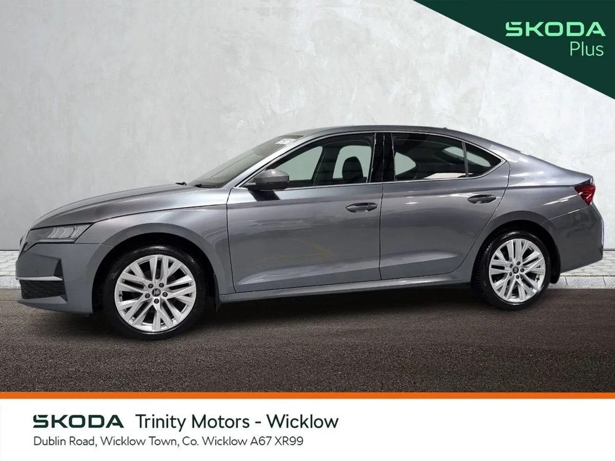 Skoda Octavia Saloon, Diesel, 2025, Grey