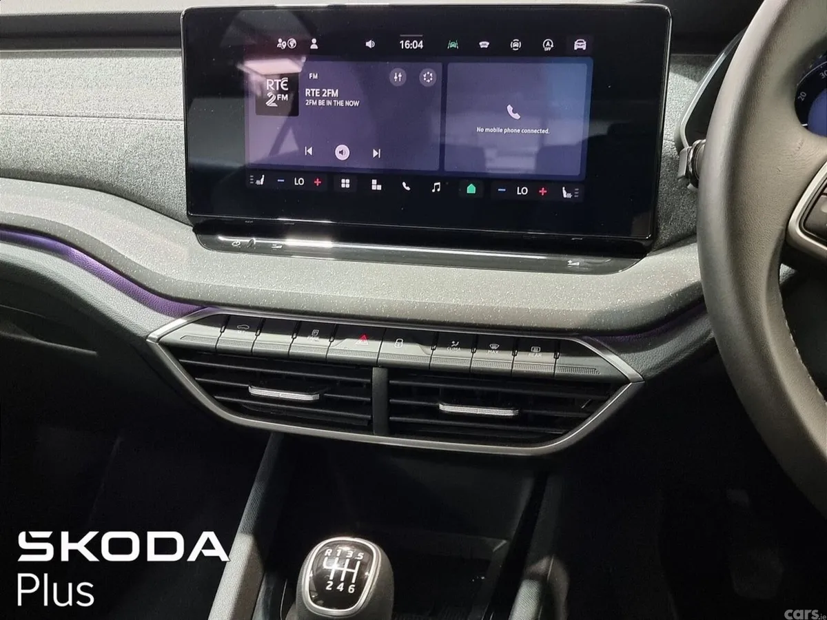 Skoda Octavia Saloon, Diesel, 2025, Grey