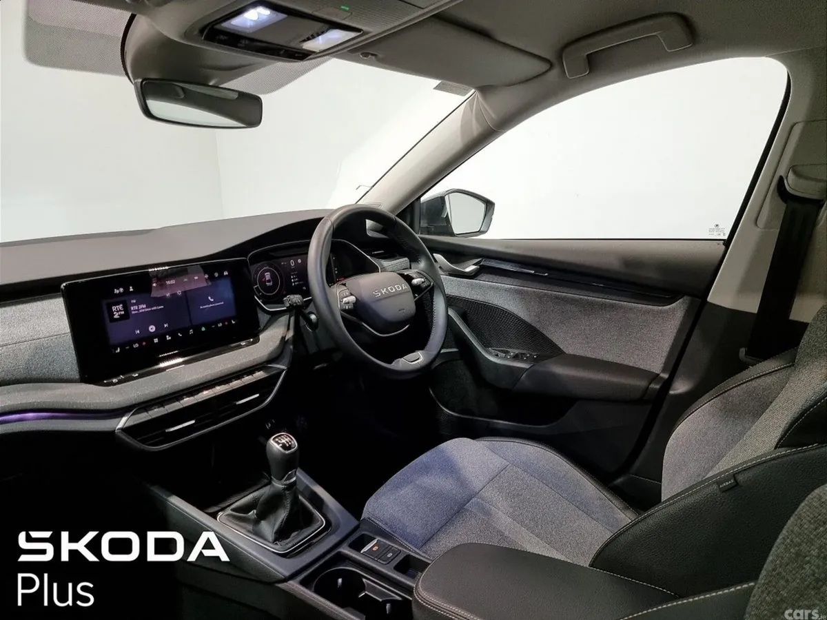 Skoda Octavia Saloon, Diesel, 2025, Grey