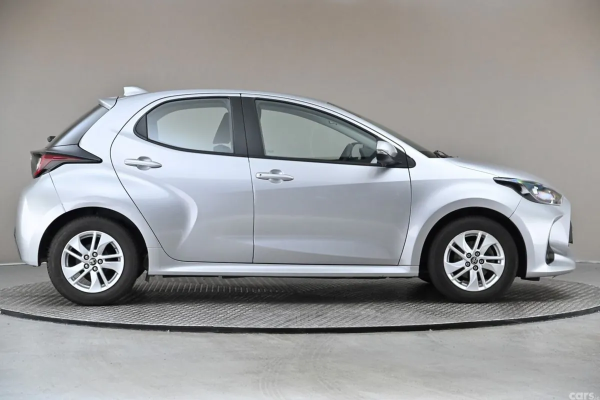 Toyota Yaris Hatchback, Petrol, 2022, Grey
