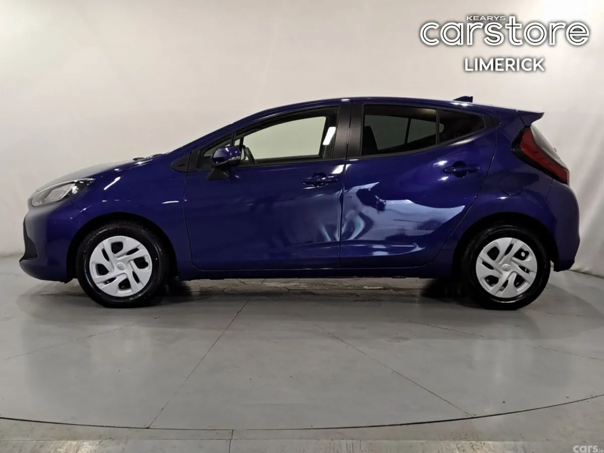 Toyota Aqua Hatchback, Petrol Hybrid, 2022, Blue