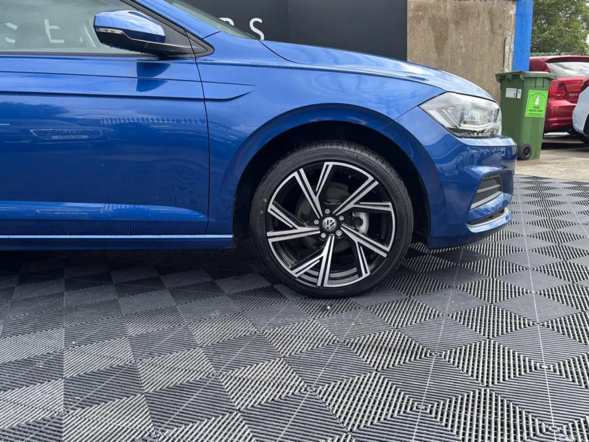 Volkswagen Polo Hatchback, Petrol, 2020, Blue