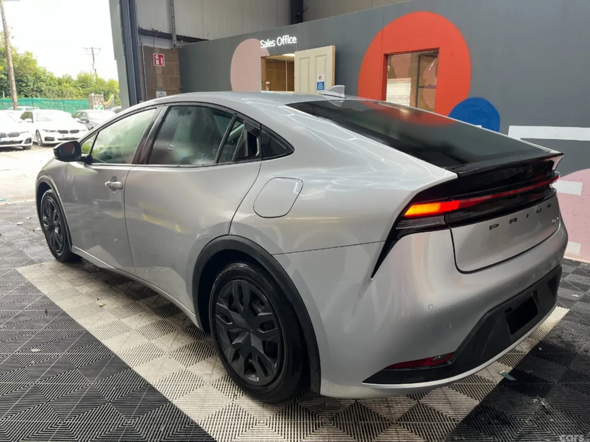 Toyota Prius Saloon, Petrol Hybrid, 2025, Silver