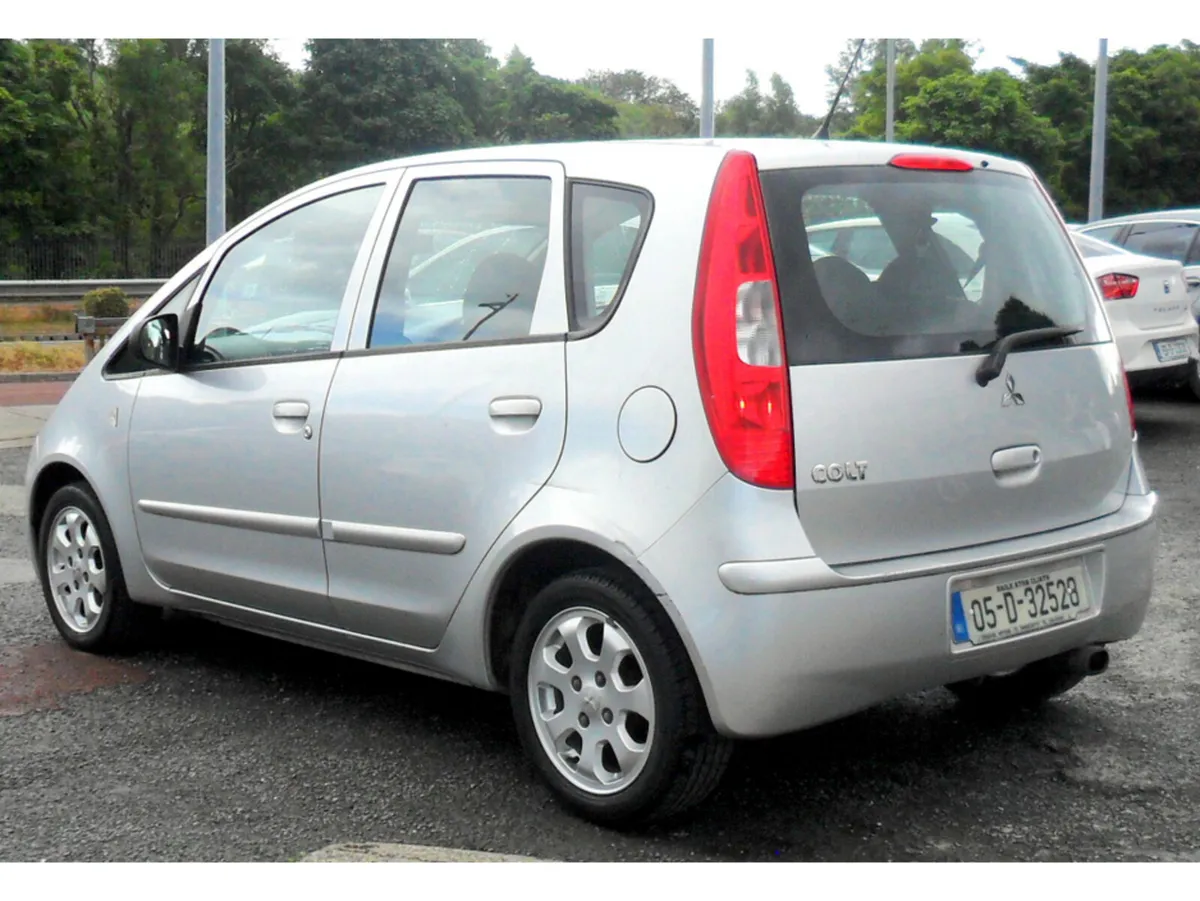 Mitsubishi Colt Hatchback, Petrol, 2005, Silver
