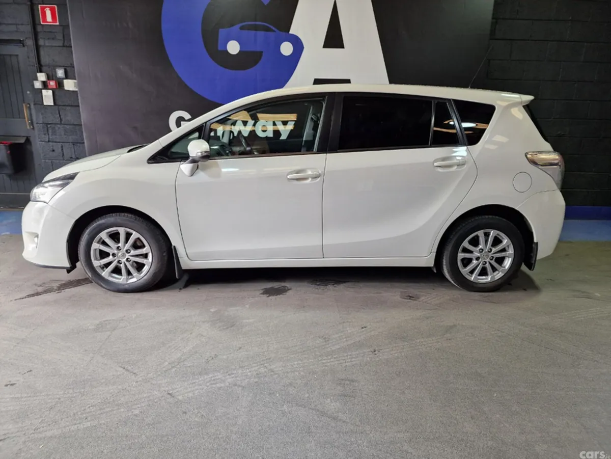 Toyota Verso MPV, Diesel, 2017, White