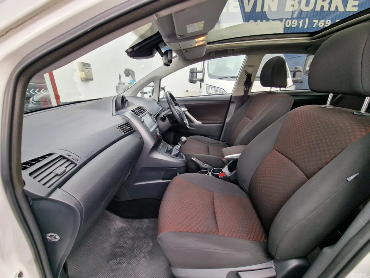 Toyota Verso MPV, Diesel, 2017, White