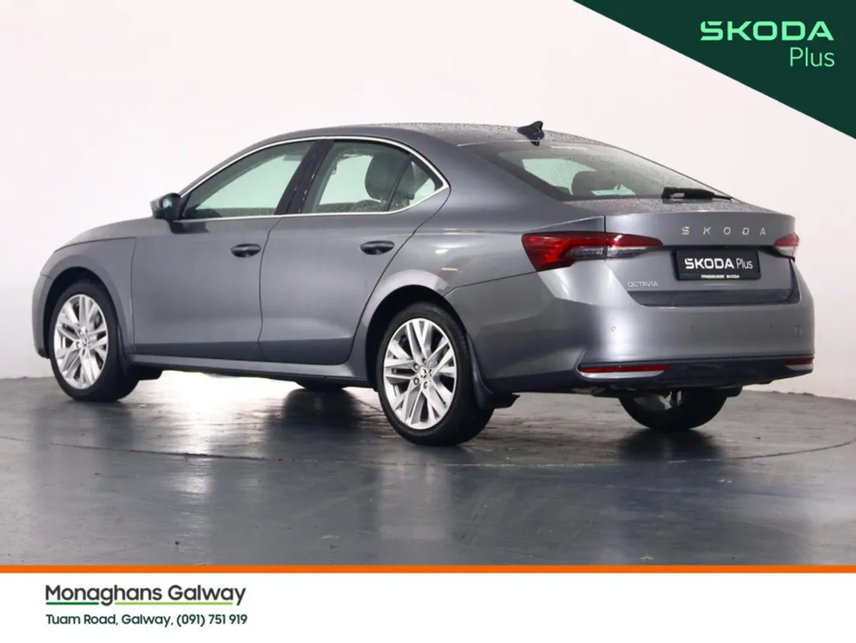 Skoda Octavia Hatchback, Diesel, 2024, Grey
