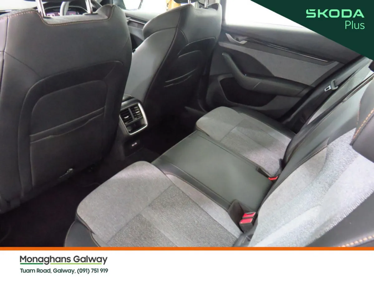 Skoda Octavia Hatchback, Diesel, 2024, Grey