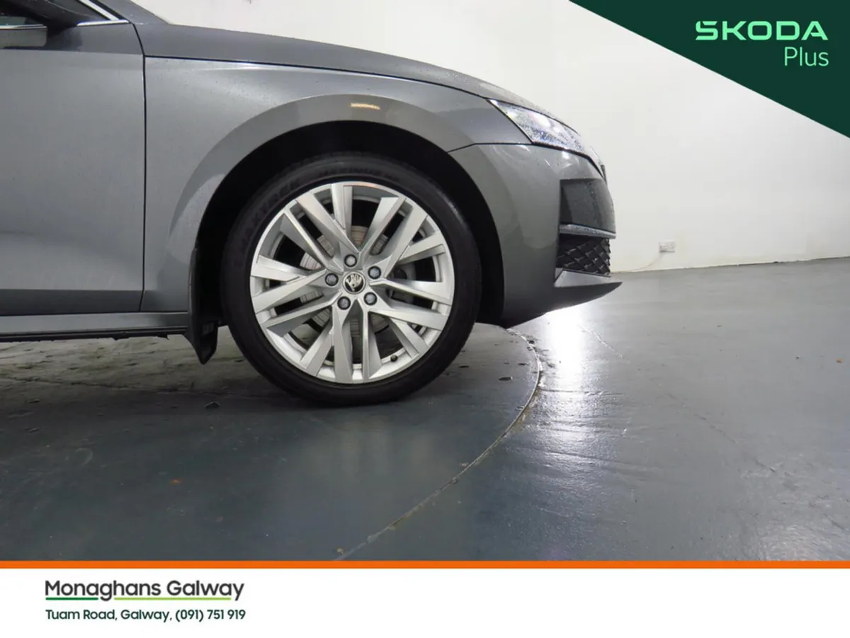 Skoda Octavia Hatchback, Diesel, 2024, Grey