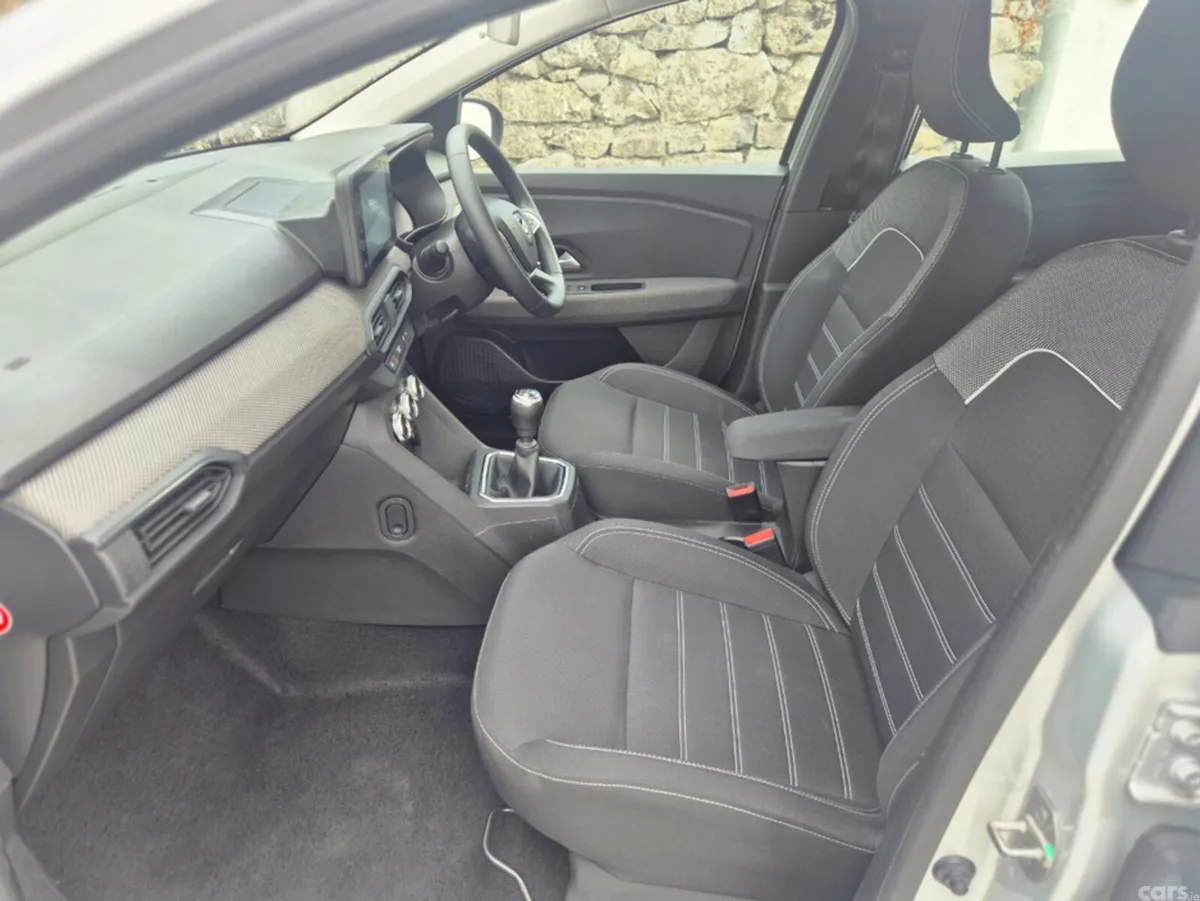 Dacia Jogger MPV, Petrol, 2022, Grey