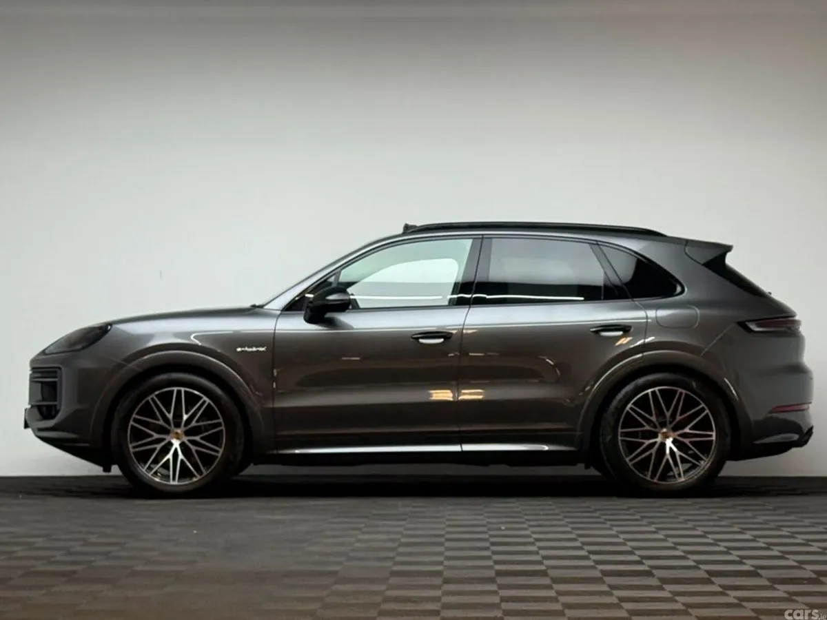 Porsche Cayenne SUV, Petrol Plug-in Hybrid, 2024, Grey