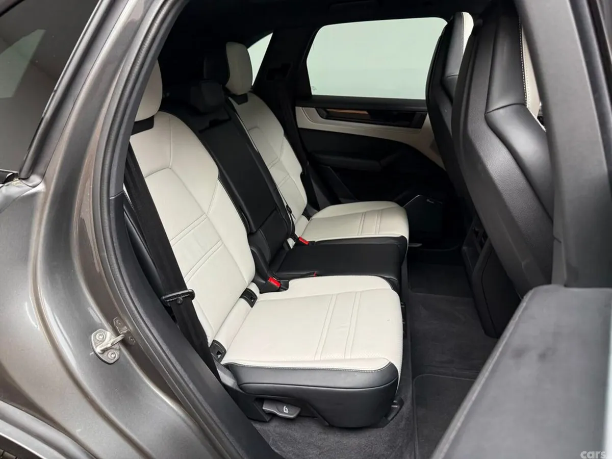 Porsche Cayenne SUV, Petrol Plug-in Hybrid, 2024, Grey