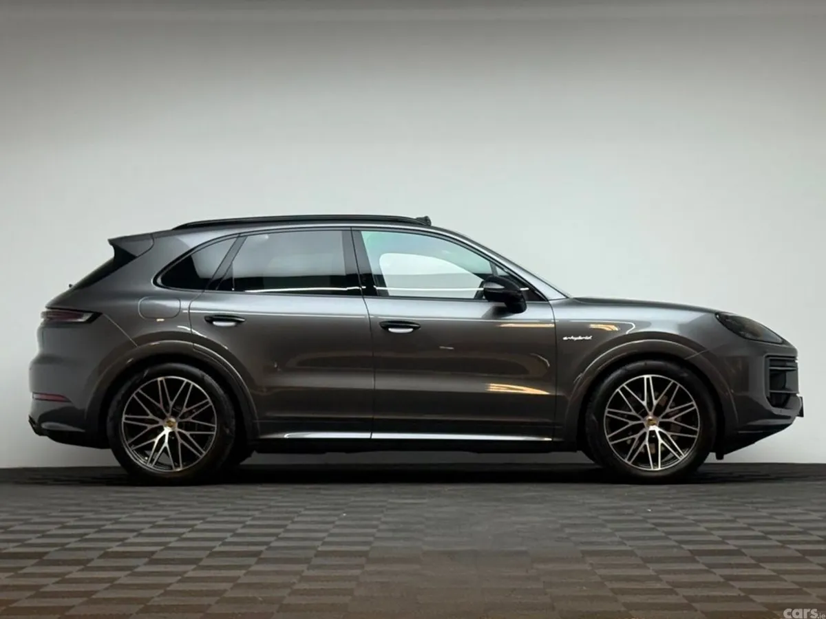 Porsche Cayenne SUV, Petrol Plug-in Hybrid, 2024, Grey