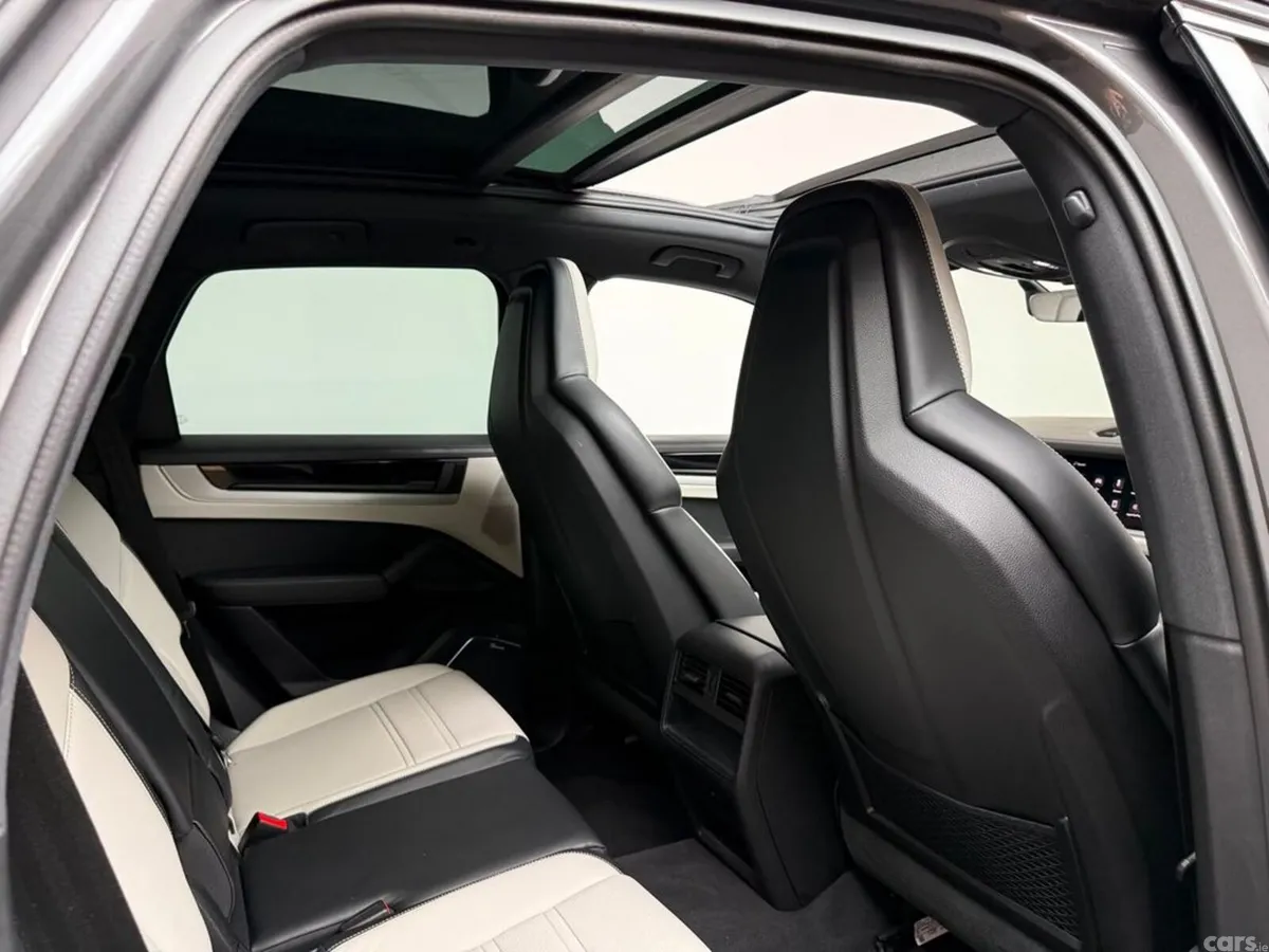 Porsche Cayenne SUV, Petrol Plug-in Hybrid, 2024, Grey