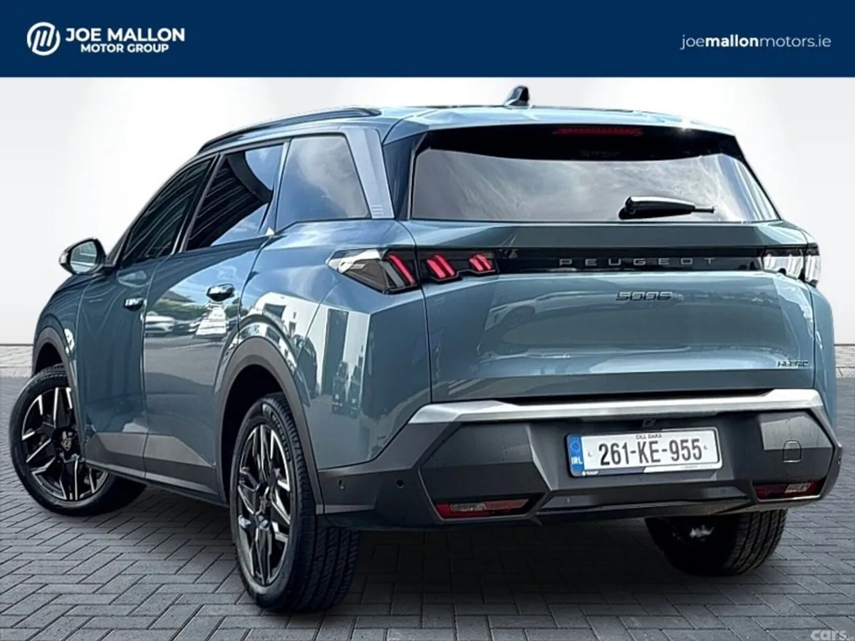 Peugeot 5008 MPV, Petrol, 2026, Blue