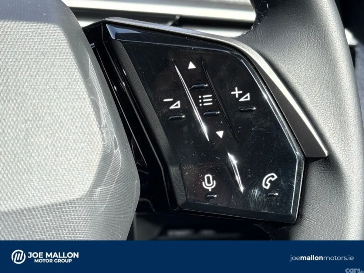 Peugeot 5008 MPV, Petrol, 2026, Blue