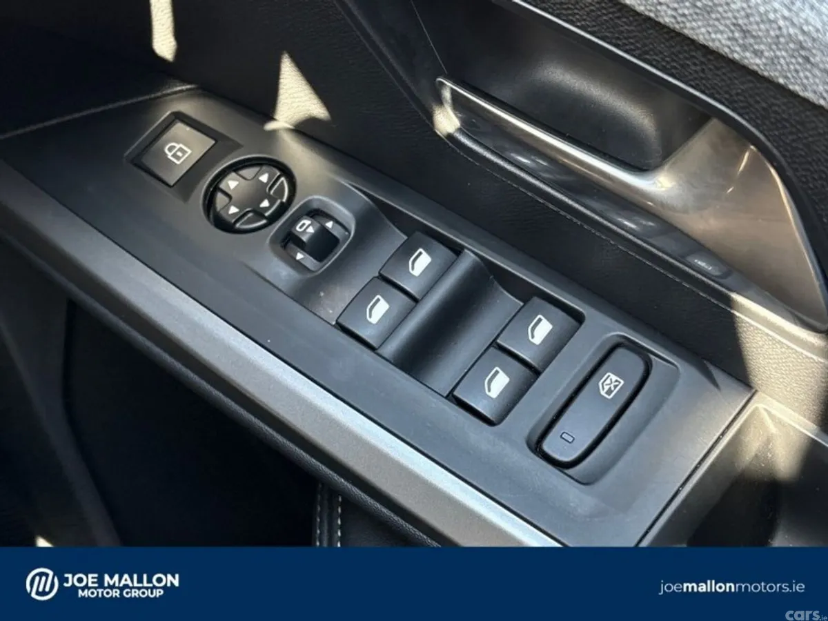 Peugeot 3008 MPV, Petrol, 2025, Grey