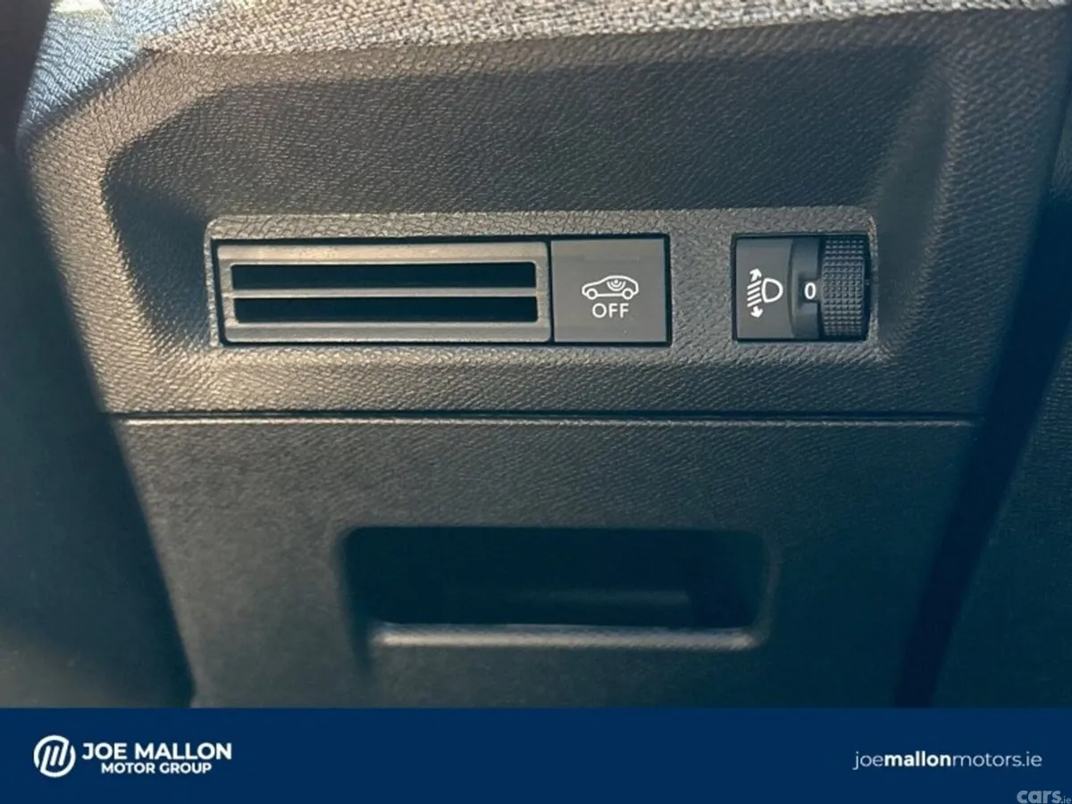 Peugeot 3008 MPV, Petrol, 2025, Grey