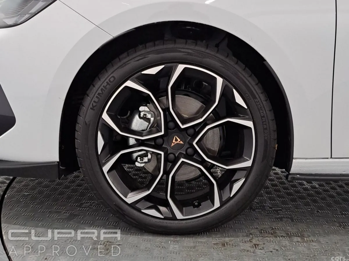 Cupra Leon Hatchback, Petrol, 2026, White