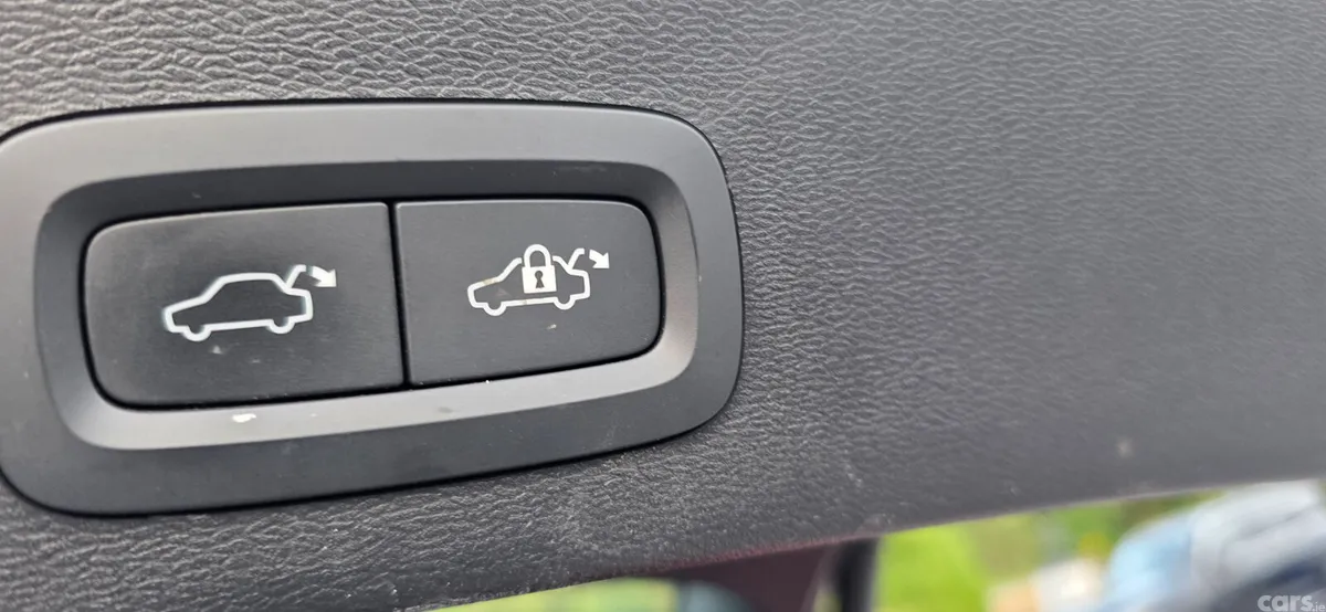 Volvo XC40 SUV, Petrol Plug-in Hybrid, 2023, Black