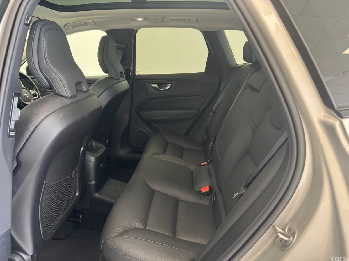 Volvo XC60 SUV, Petrol Plug-in Hybrid, 2024, Grey