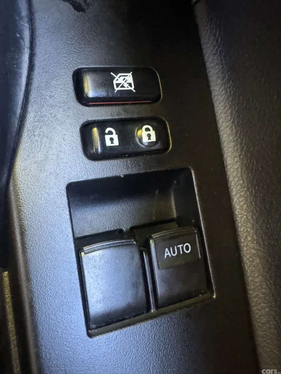 Toyota Auris Hatchback, Diesel, 2014, Silver
