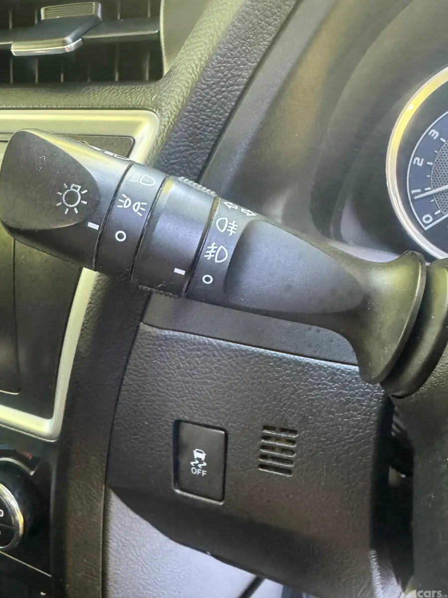 Toyota Auris Hatchback, Diesel, 2014, Silver