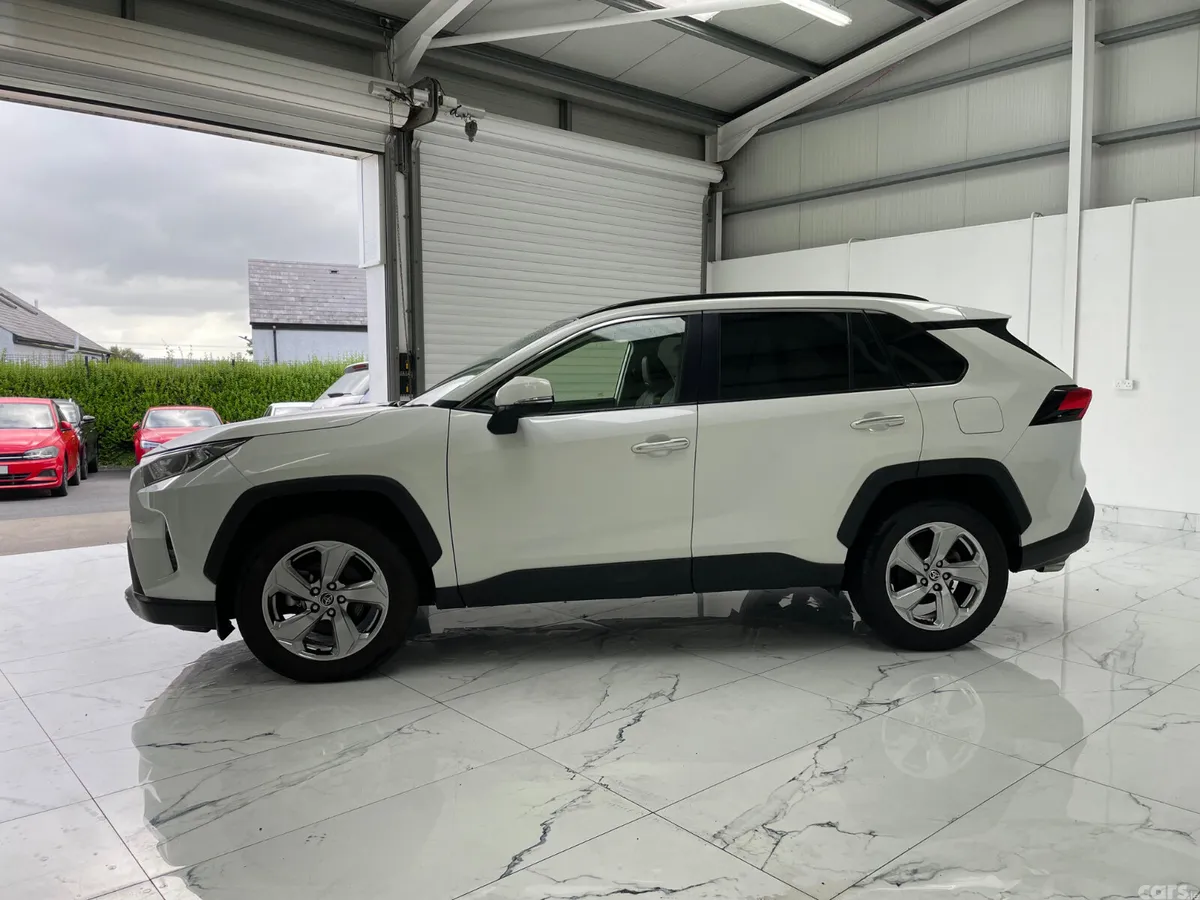 Toyota RAV4 SUV, Petrol Hybrid, 2021, White