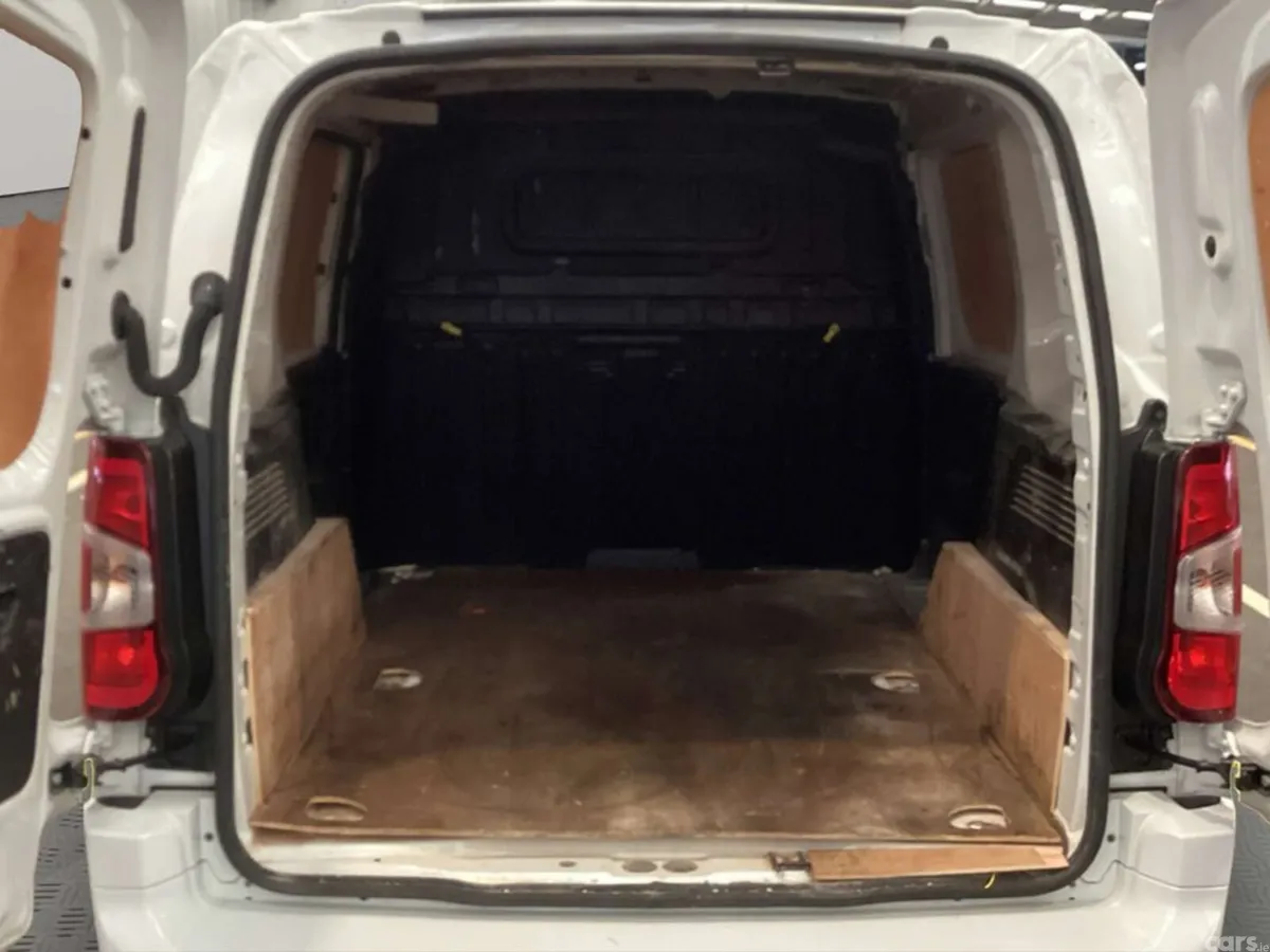Peugeot Partner MPV, Diesel, 2024, White