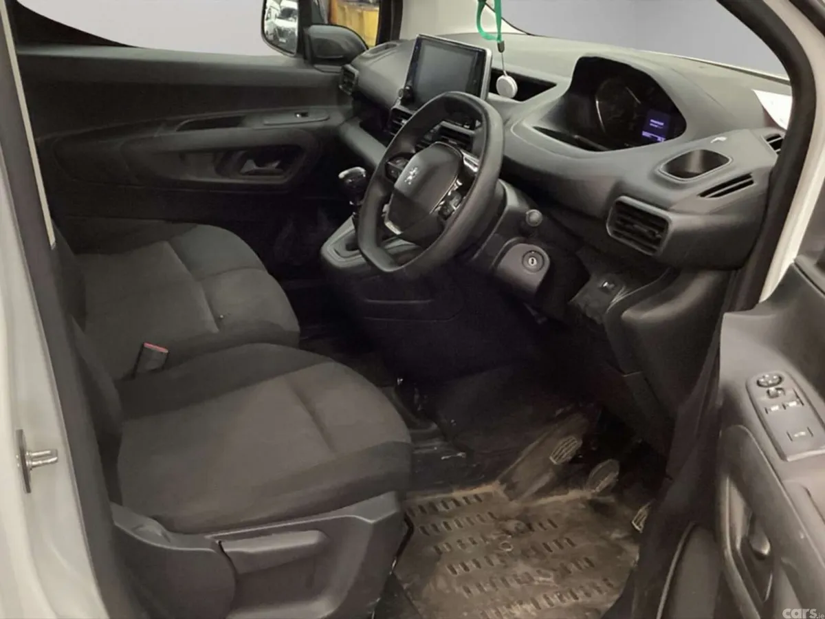 Peugeot Partner MPV, Diesel, 2024, White