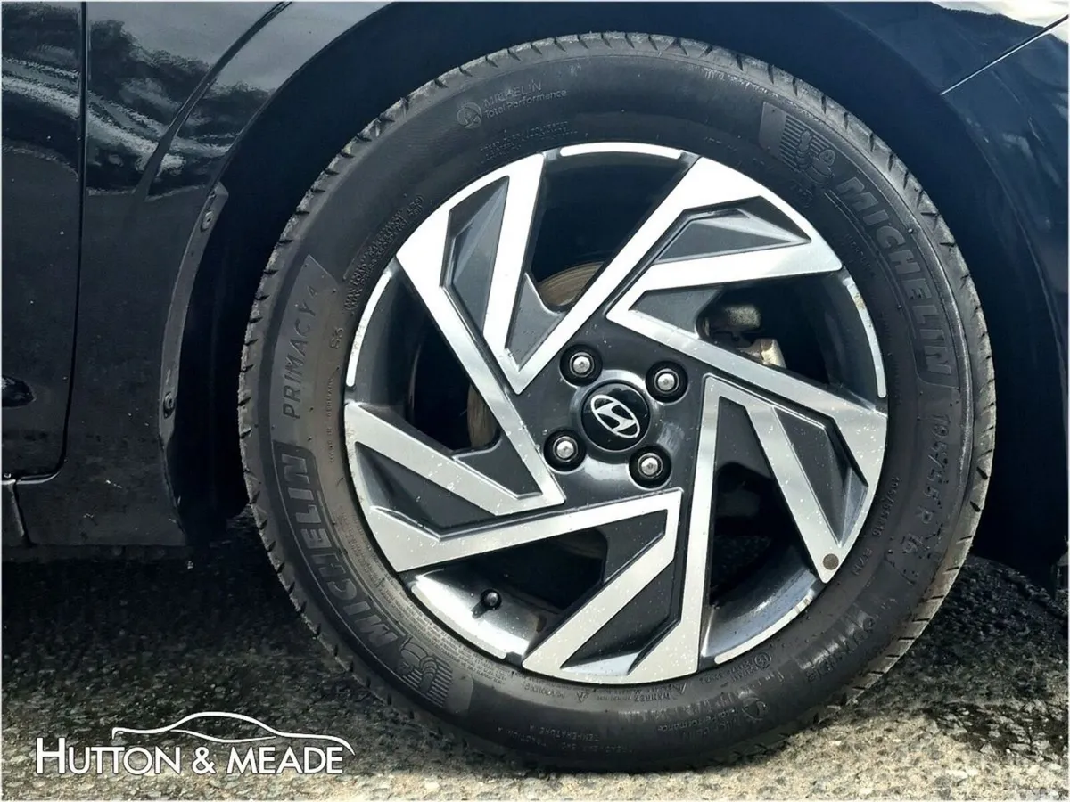 Hyundai i20 Hatchback, Petrol, 2024, Black