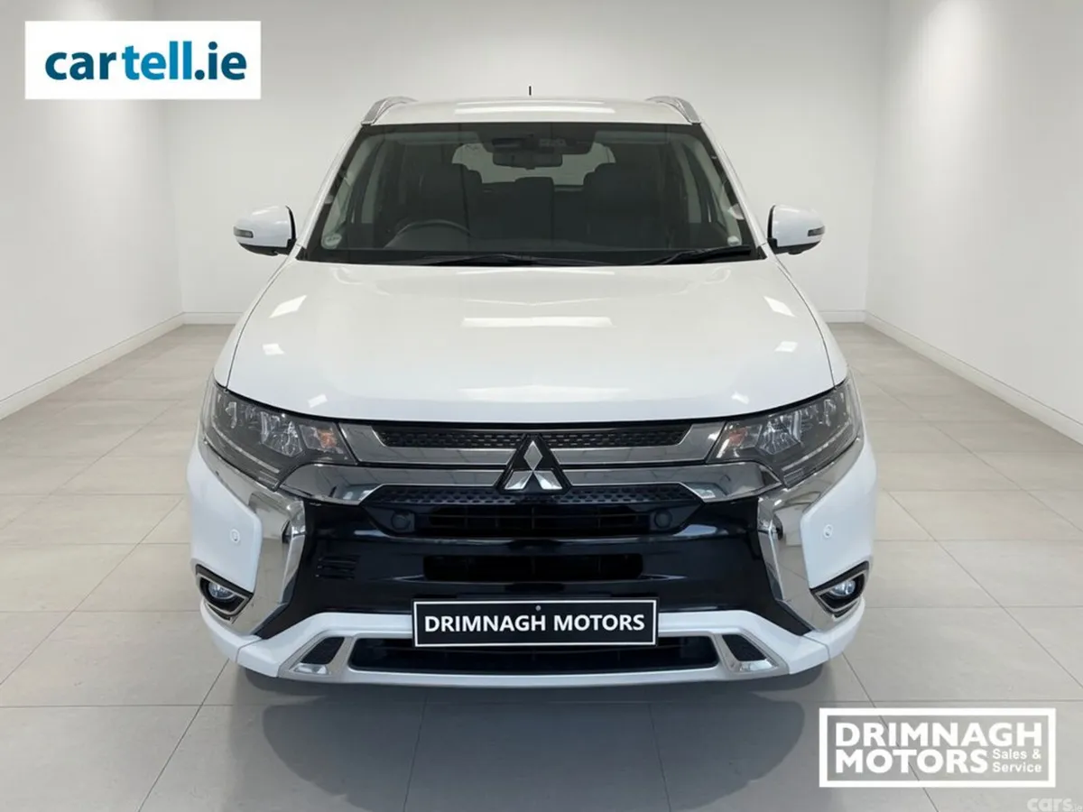 Mitsubishi Outlander SUV, Petrol Plug-in Hybrid, 2018, White
