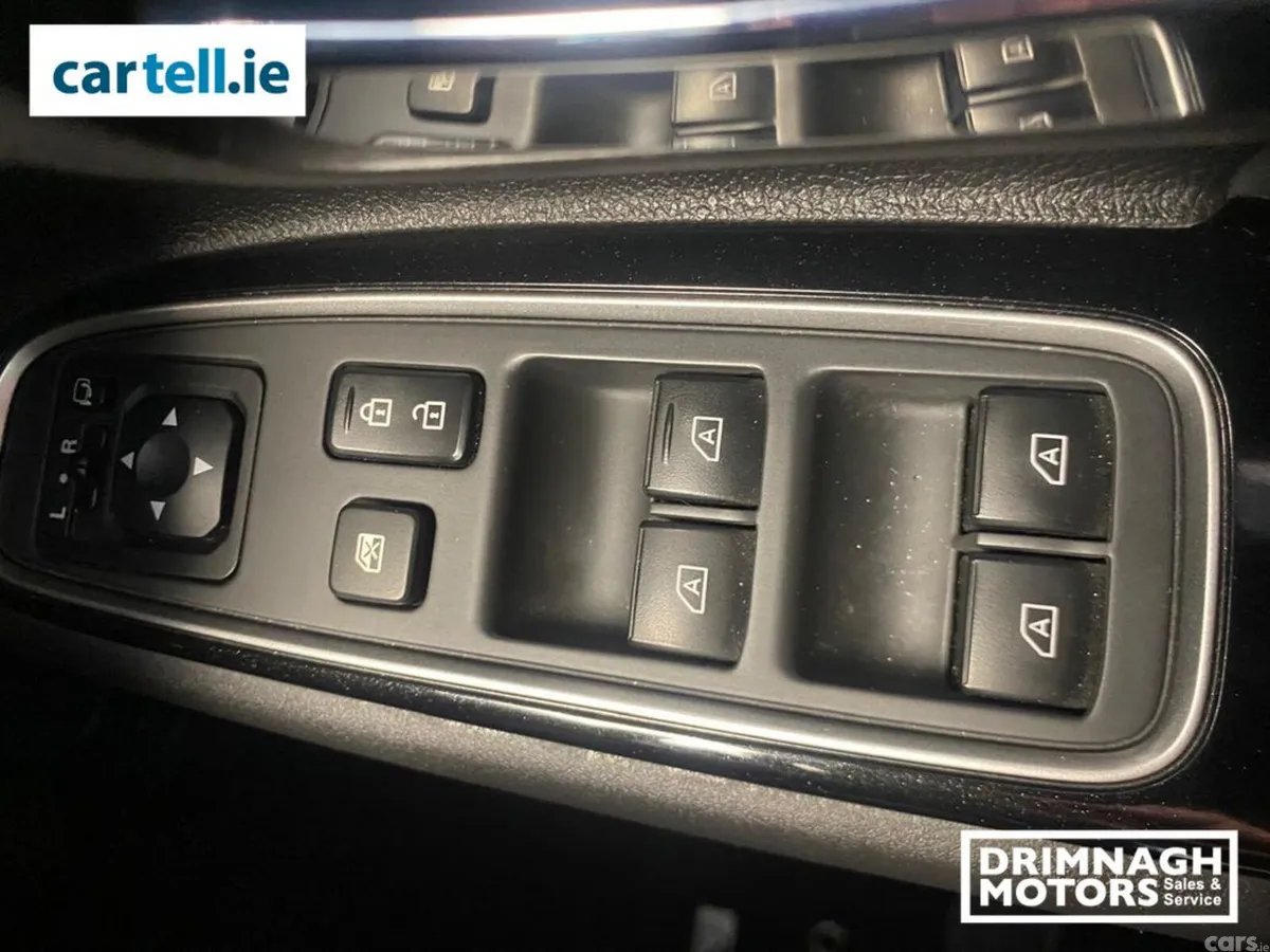 Mitsubishi Outlander SUV, Petrol Plug-in Hybrid, 2018, White