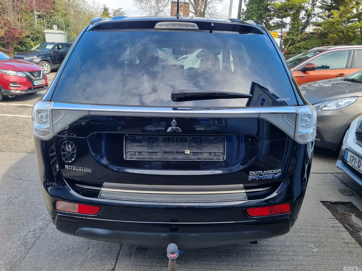 Mitsubishi Outlander SUV, Petrol Hybrid, 2014, Black