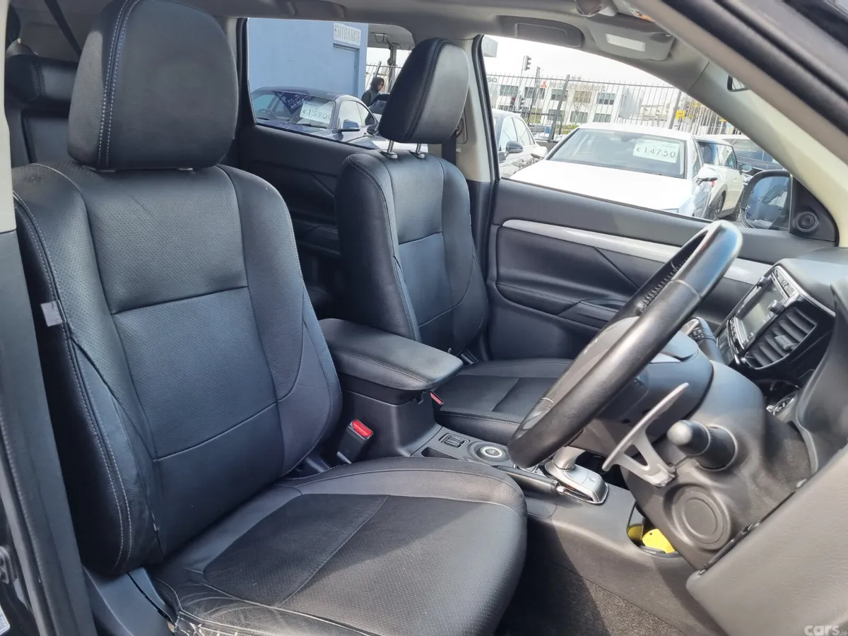 Mitsubishi Outlander SUV, Petrol Hybrid, 2014, Black