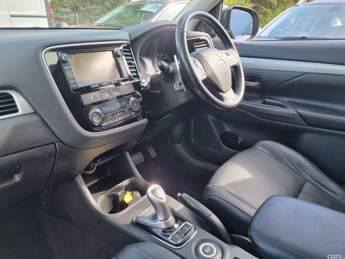 Mitsubishi Outlander SUV, Petrol Hybrid, 2014, Black