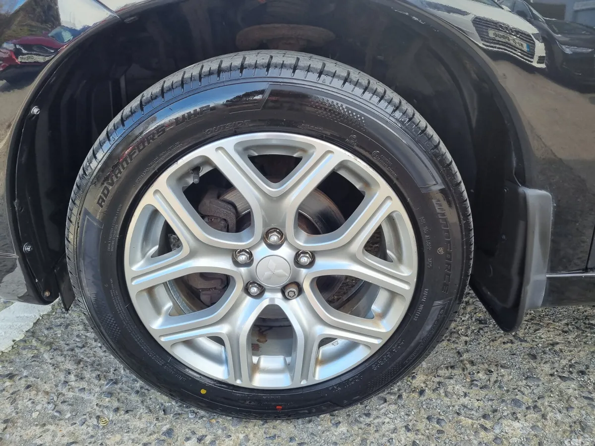 Mitsubishi Outlander SUV, Petrol Hybrid, 2014, Black