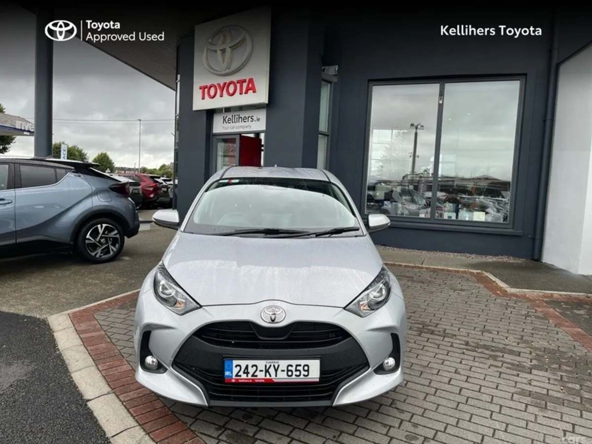 Toyota Yaris Hatchback, Petrol Hybrid, 2024, Silver