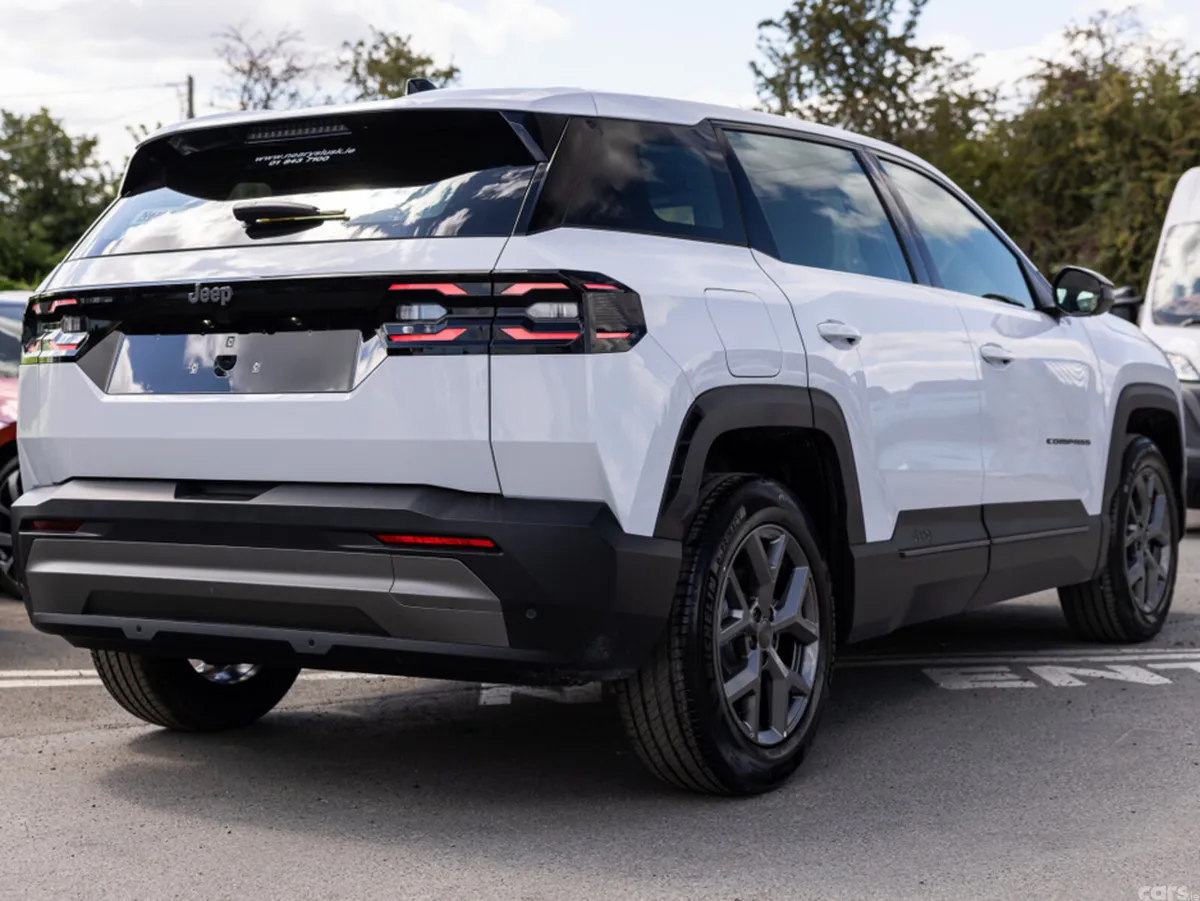 Jeep Compass SUV, Petrol Hybrid, 2026, White