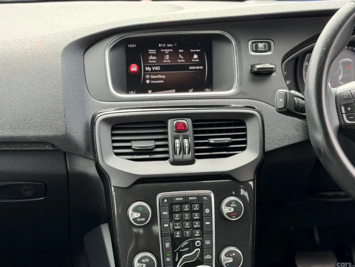 Volvo V40 Hatchback, Diesel, 2018, Black