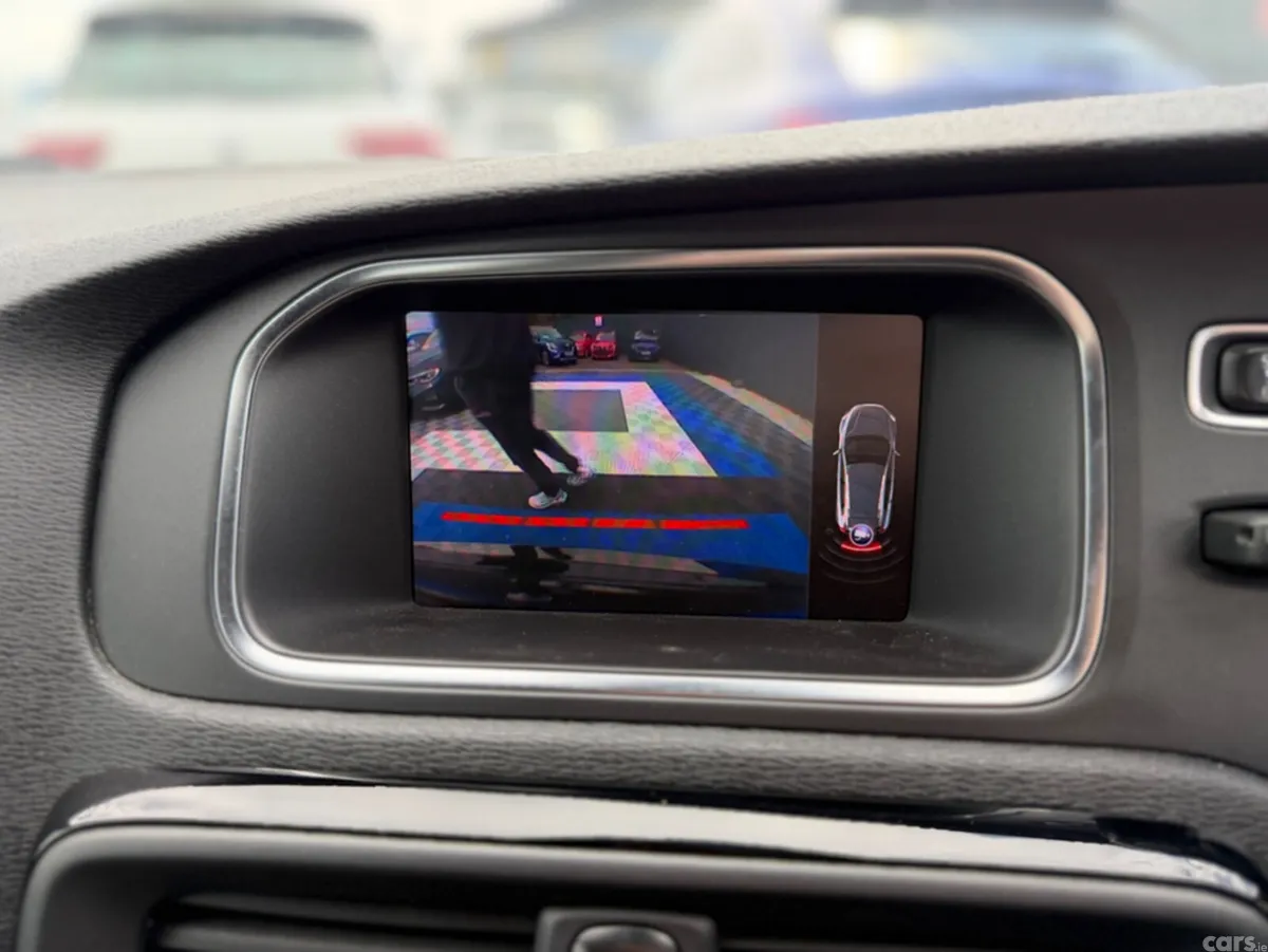 Volvo V40 Hatchback, Diesel, 2018, Black