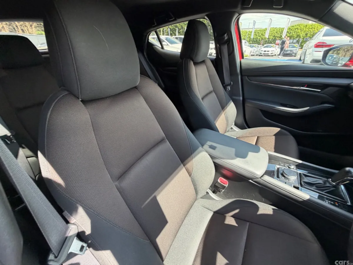 Mazda Mazda3 Hatchback, Diesel, 2021, Red